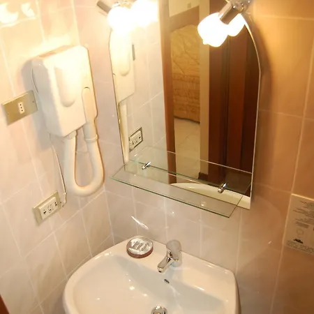 Marco Polo Hotel 3*